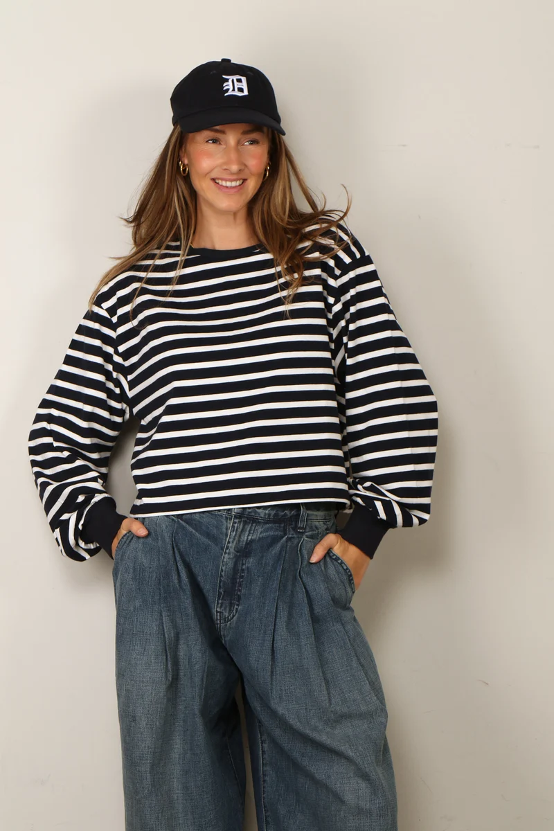 Denimist - T-Shirt - Boxy Cropped Longsleeve - Navy White Stripe