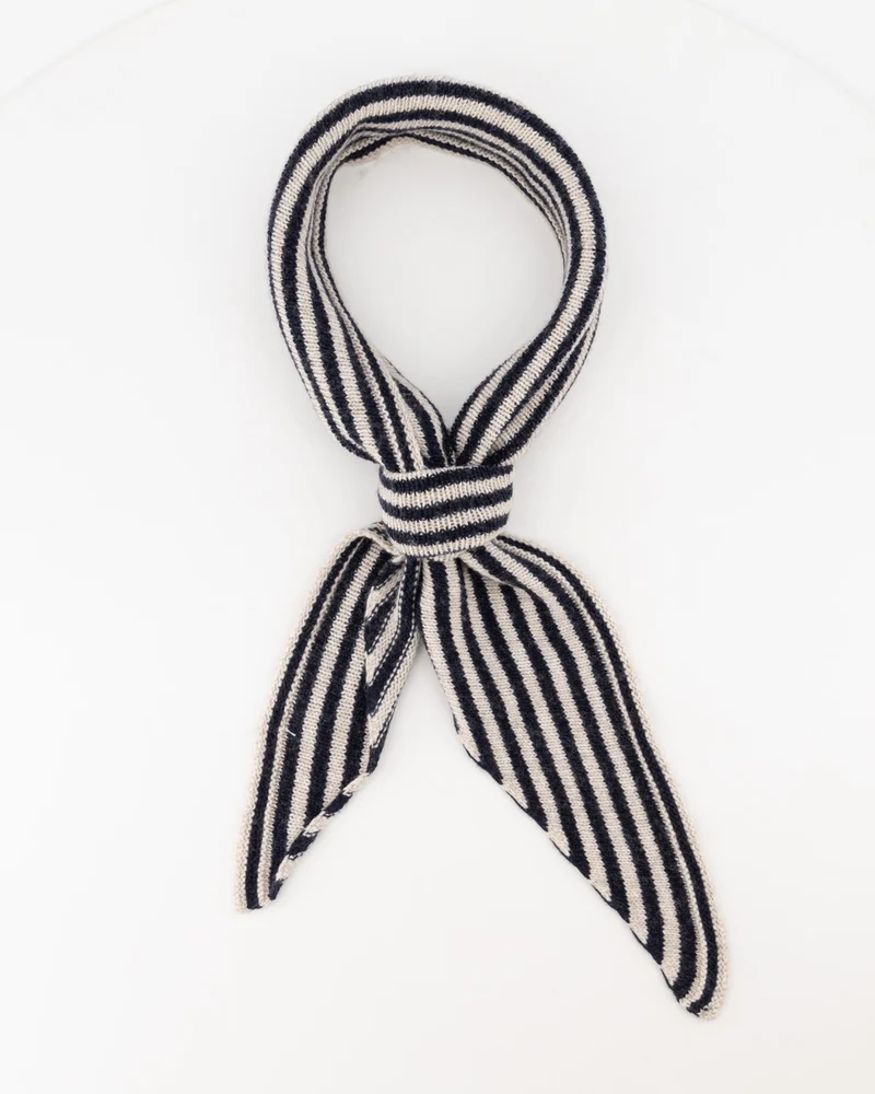 Cashmere sjaaltje Kaia gestreept Donkerblauw/creme