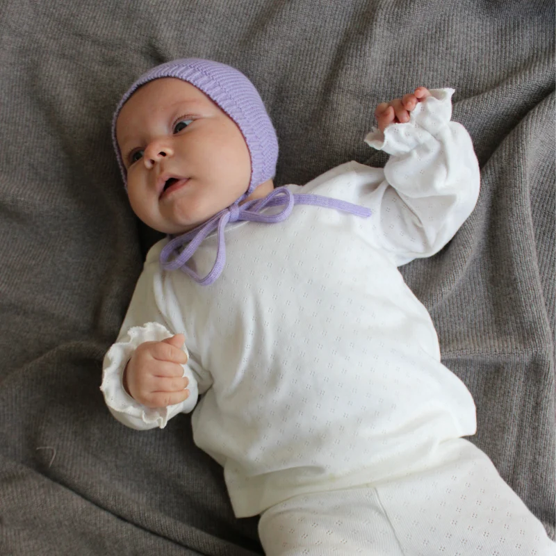 Hvid bonnet dolly lilac