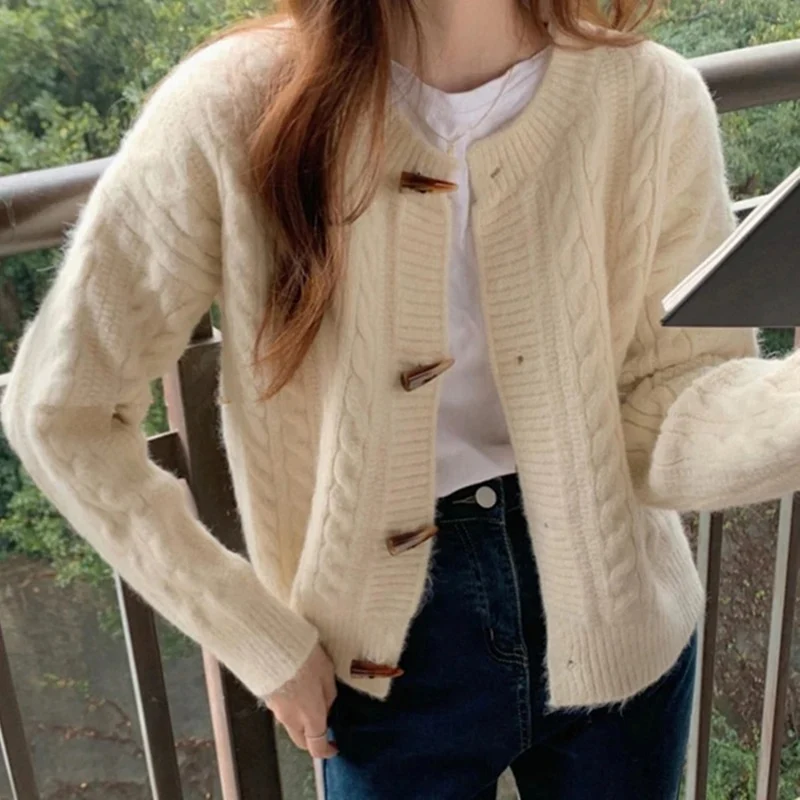 Women's Retro Look Knitted Cardigan