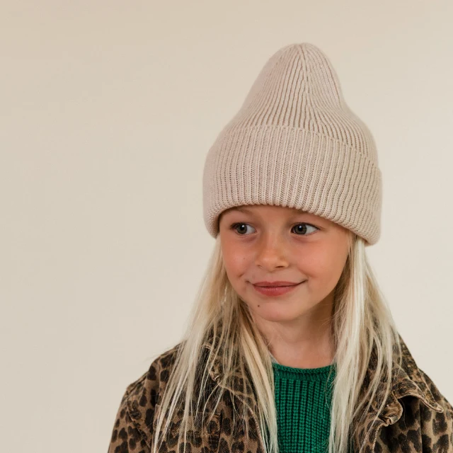 Hvid beanie fonzie kids cream