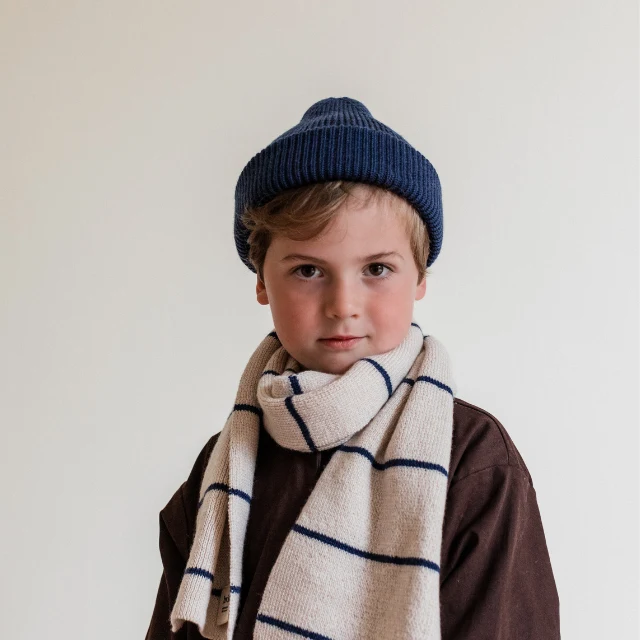 Hvid beanie fonzie kids blue