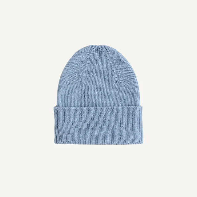 Hvid beanie fonzie newborn light blue