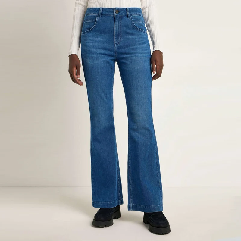 LANIUS bootcut jeans AMY MID BLUE van biologisch katoen