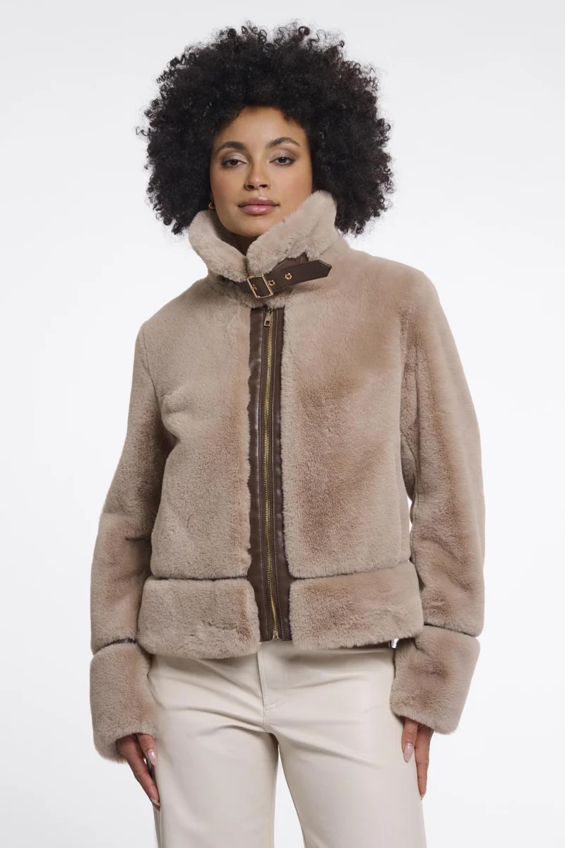 Short faux fur jacket