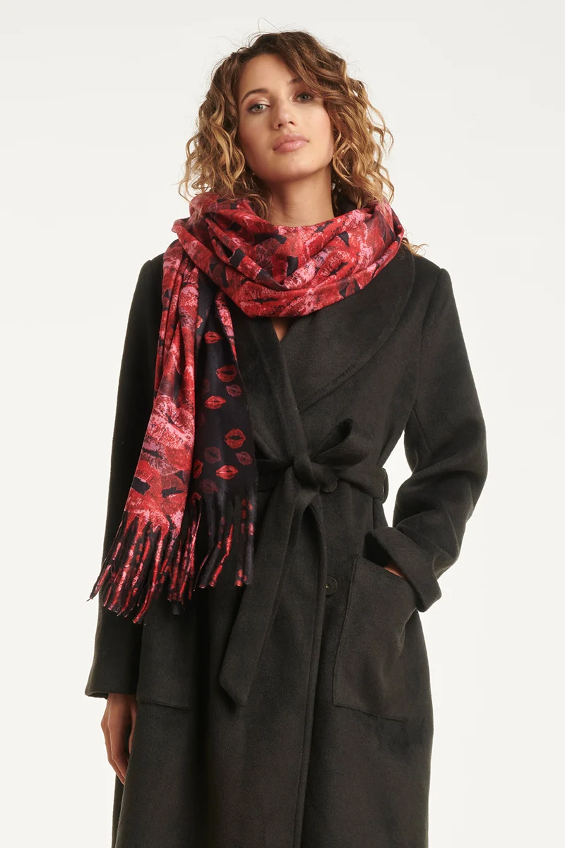 55305 Dubbelzijdige Lippenprint Sjaal In Zwart En Rood | Black - Red