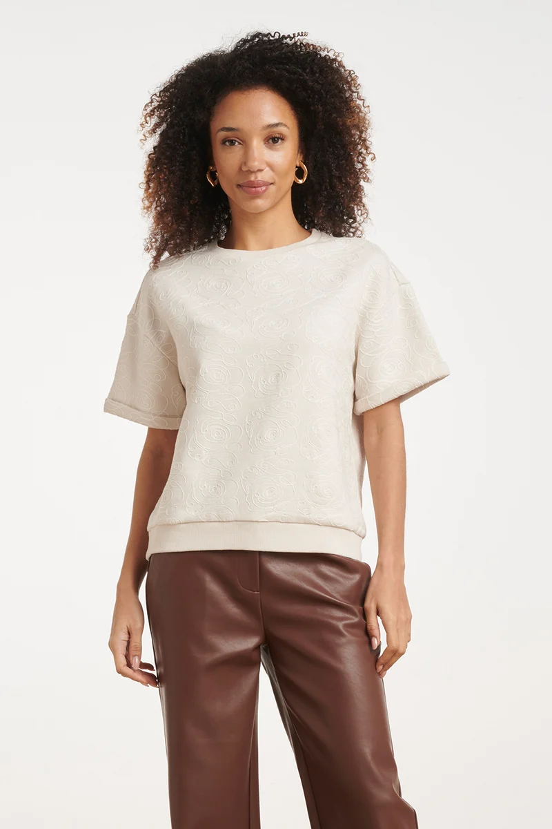 Top Met Ton-Sur-Ton Geborduurd Print | Sand - Off White