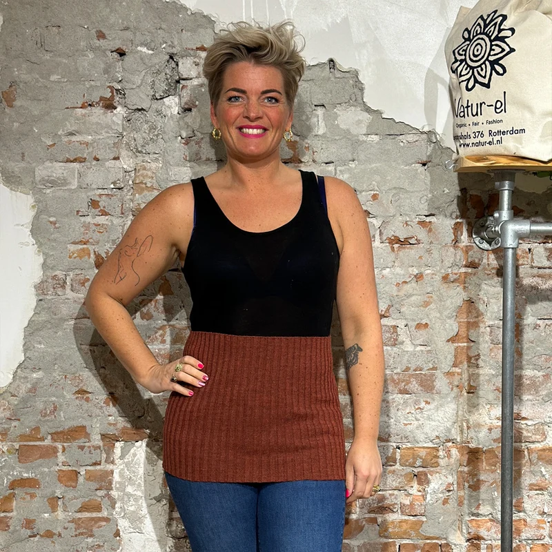 DE COLORES nierwarmer RIB van 100% alpaka ROEST 48
