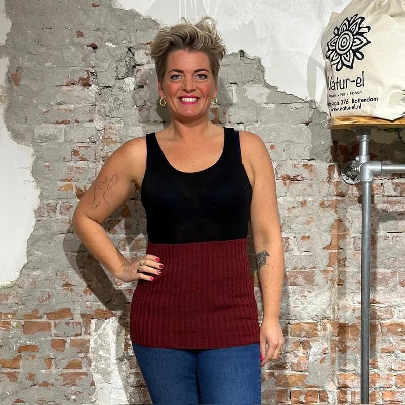DE COLORES nierwarmer RIB van 100% alpaka ROOD 47