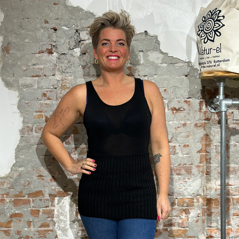 DE COLORES nierwarmer RIB van 100% alpaka ZWART 15