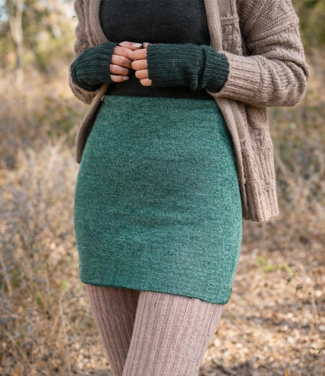DE COLORES nierwarmer alpaca GRIJSGROEN ZWART 65 REVERSIBLE