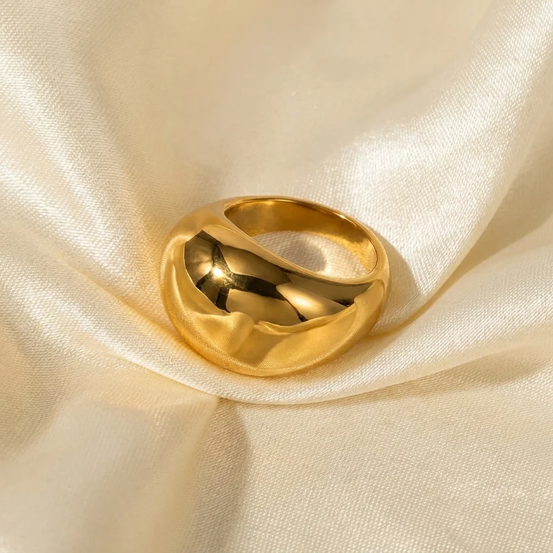 Goudkleurige minimalistische ring van roestvrij staal