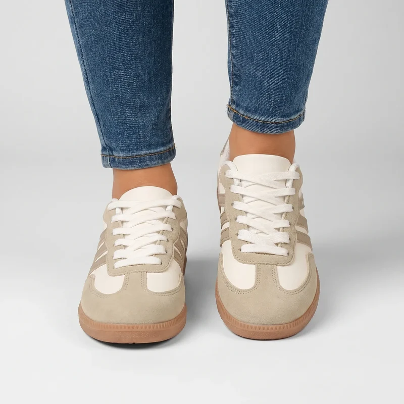Retro sneakers met strepen en veters