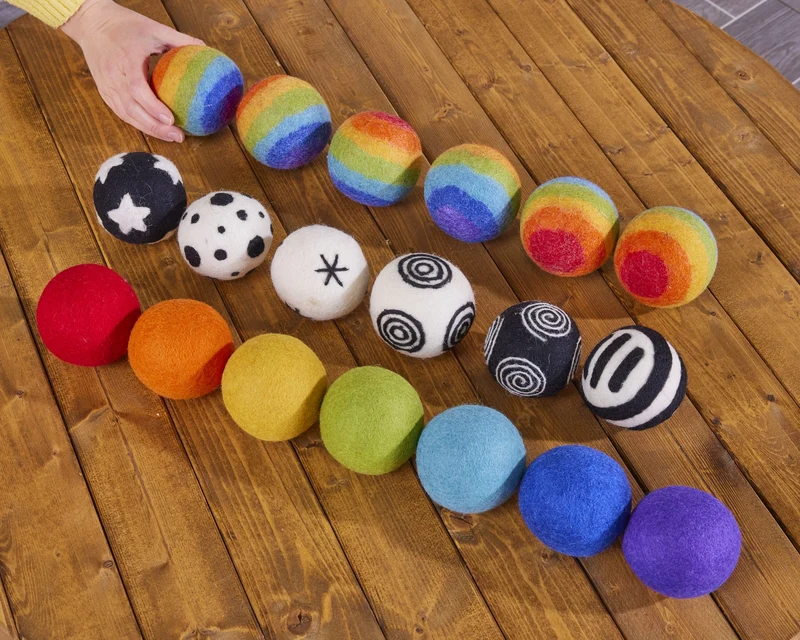 Cosy - Grote Pompom Regenboog Viltballen (35 stuks)