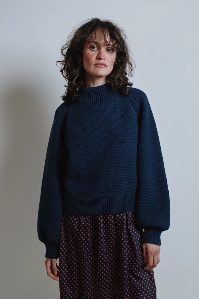VANESSA Raglan Sweater in Merino Wool - Navy Blue
