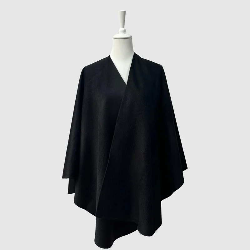 CAPE "MOON" BLACK - BABY ALPACA