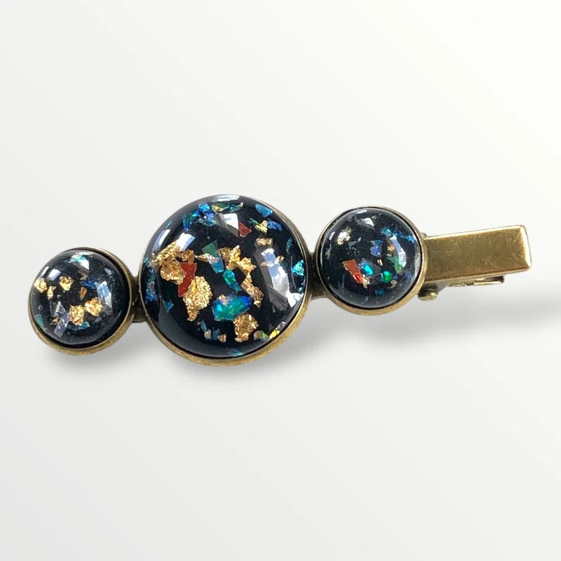 Hairclip cabochon gold color flakes