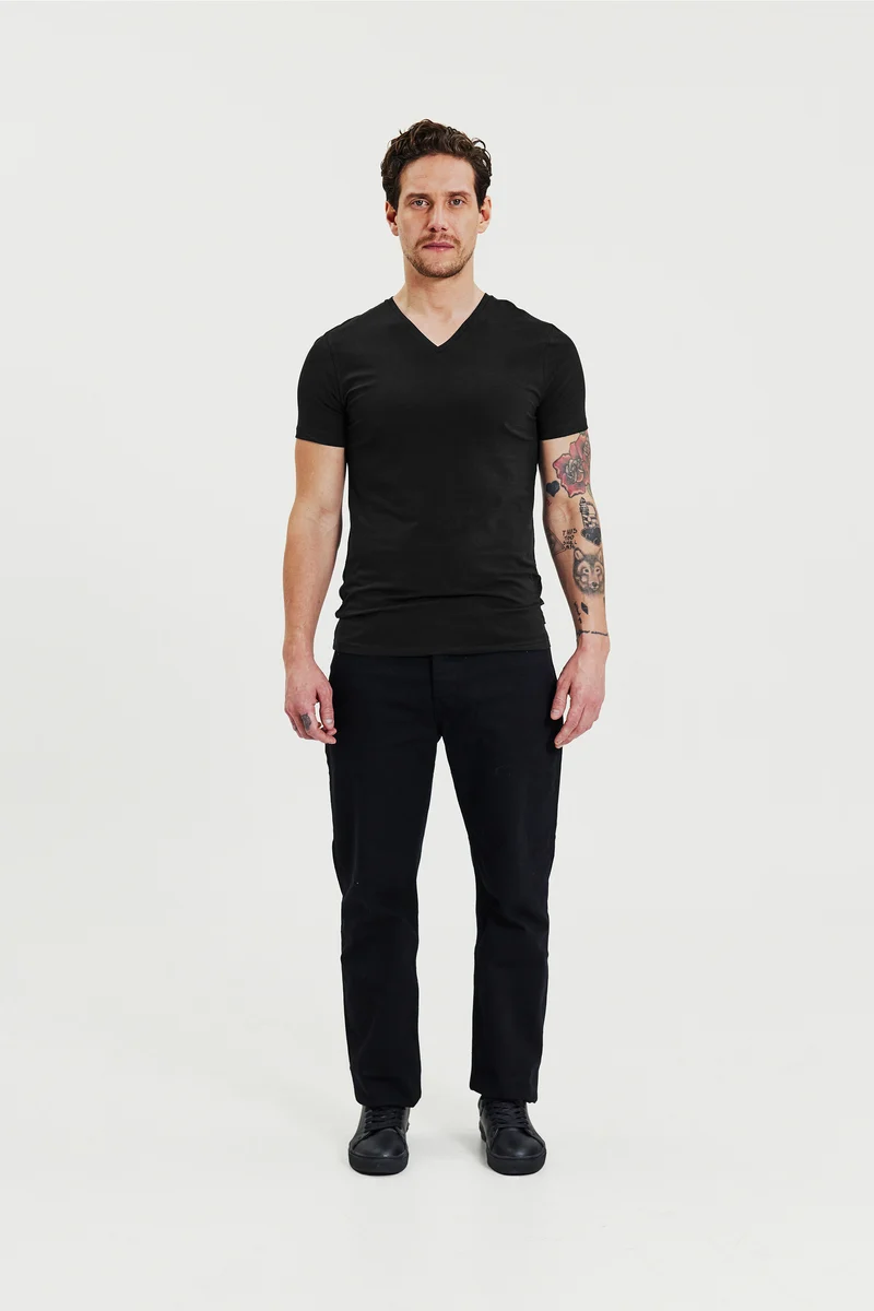 V-Neck Black